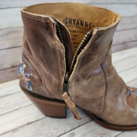 Shyanne TILLIE Floral Embroidered Brown Leather Zip Western Booties Size 7.5 - Picture 12 of 16